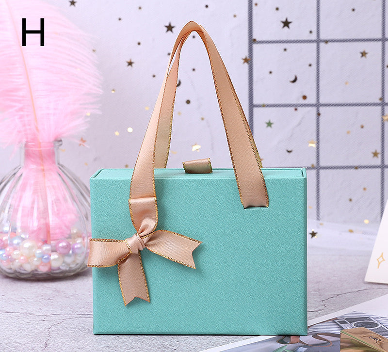 B-READY™ Christmas Gift Box for Him – Limited Edition 2025 Hand-held Gift Box, Christmas Box, Portable, Gift for Him incl. Fitness Course for free