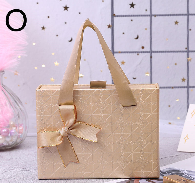 B-READY™ Christmas Gift Box for Him – Limited Edition 2025 Hand-held Gift Box, Christmas Box, Portable, Gift for Him incl. Fitness Course for free