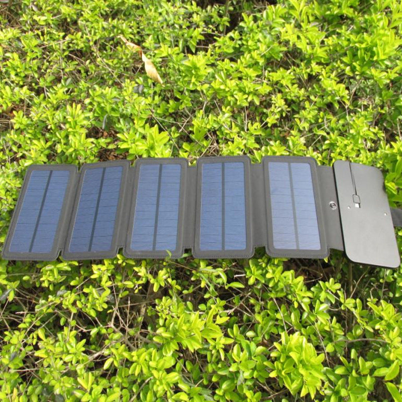B-READY Outdoor 8W folding solar charger Direct charging collapsible solar package Off-road emergency mobile power supply B-PREPARED 2026